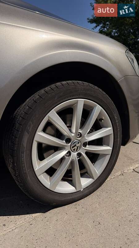 Седан Volkswagen Passat 2013 в Броварах