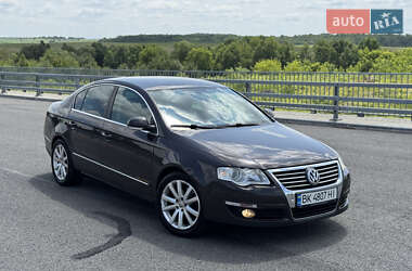 Седан Volkswagen Passat 2006 в Ровно