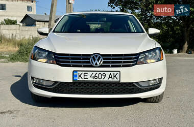 Седан Volkswagen Passat 2012 в Днепре