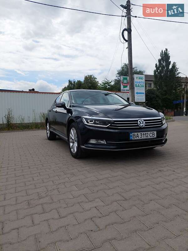 Седан Volkswagen Passat 2019 в Черновцах