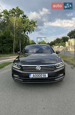 Седан Volkswagen Passat 2017 в Києві