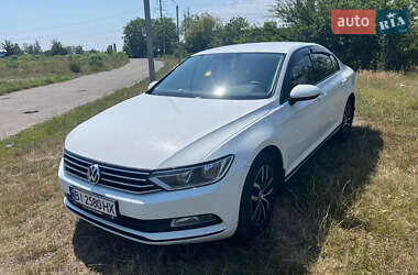 Седан Volkswagen Passat 2016 в Полтаві