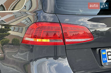 Універсал Volkswagen Passat 2013 в 