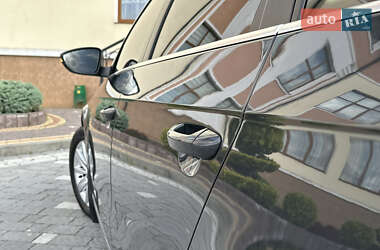 Універсал Volkswagen Passat 2013 в 