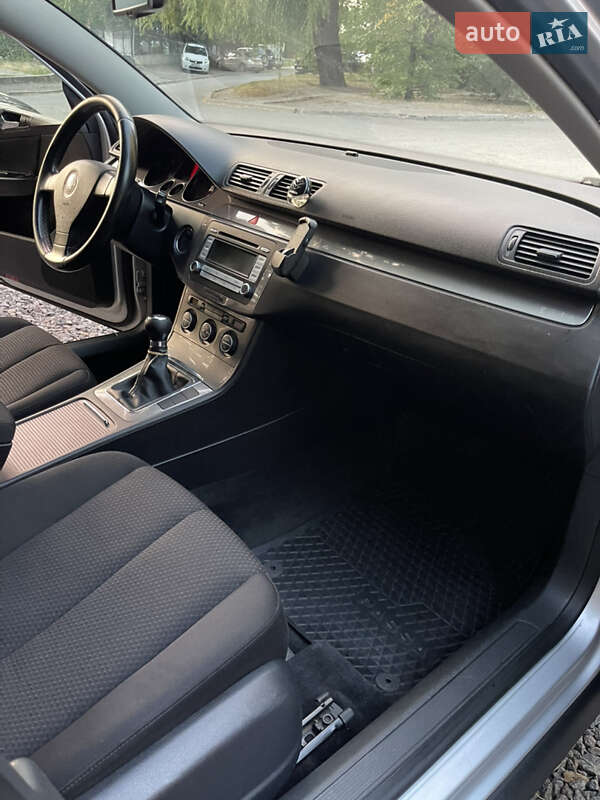 Универсал Volkswagen Passat 2008 в Днепре