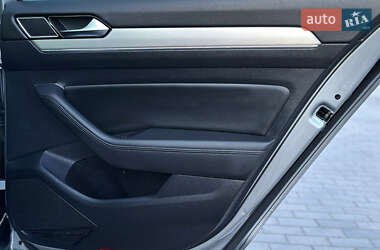Седан Volkswagen Passat 2019 в 