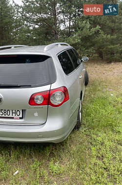 Універсал Volkswagen Passat 2009 в Рокитному