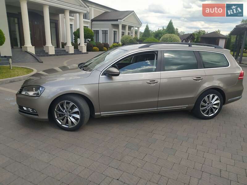 Универсал Volkswagen Passat 2012 в Стрые