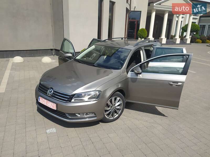 Универсал Volkswagen Passat 2012 в Стрые