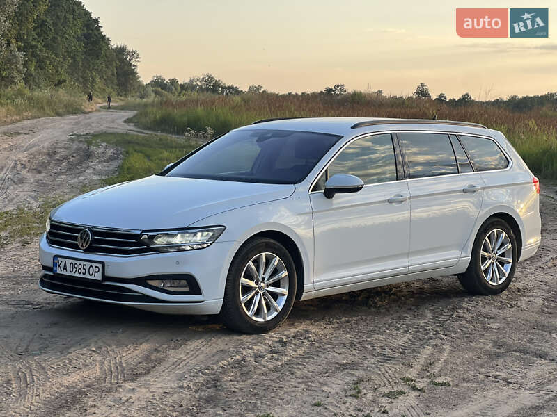 Универсал Volkswagen Passat 2019 в Петропавловской Борщаговке