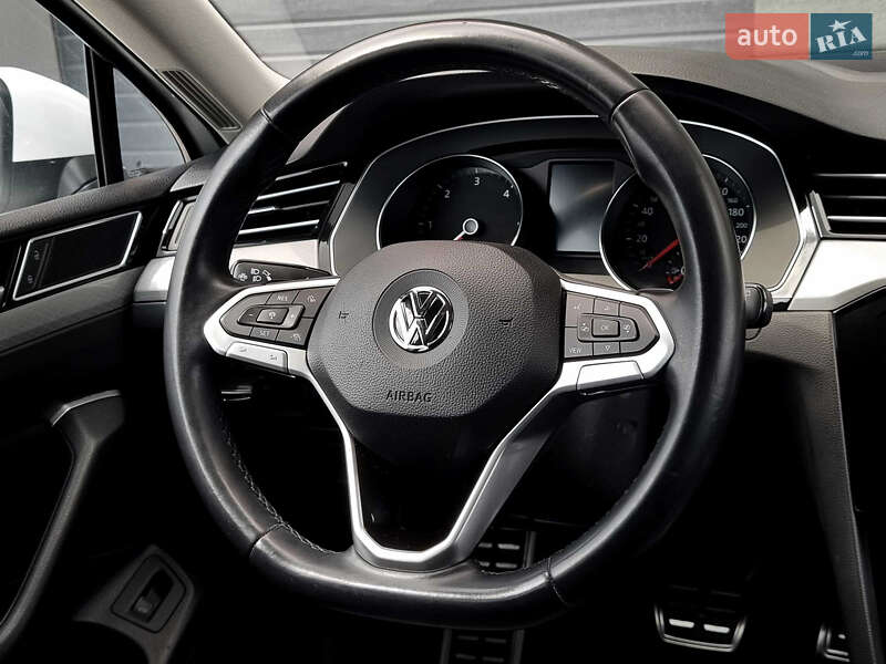 Универсал Volkswagen Passat 2019 в Петропавловской Борщаговке