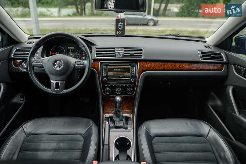 Седан Volkswagen Passat 2013 в Новояворовске