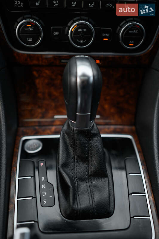 Седан Volkswagen Passat 2013 в Новояворовске