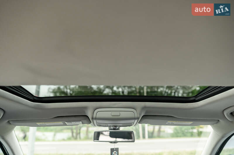 Седан Volkswagen Passat 2013 в Новояворовске