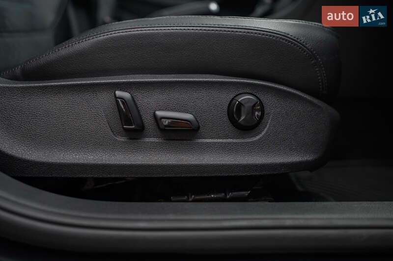 Седан Volkswagen Passat 2013 в Новояворовске
