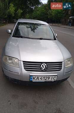 Седан Volkswagen Passat 2002 в Киеве