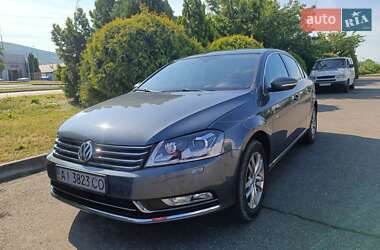 Седан Volkswagen Passat 2012 в Виноградові