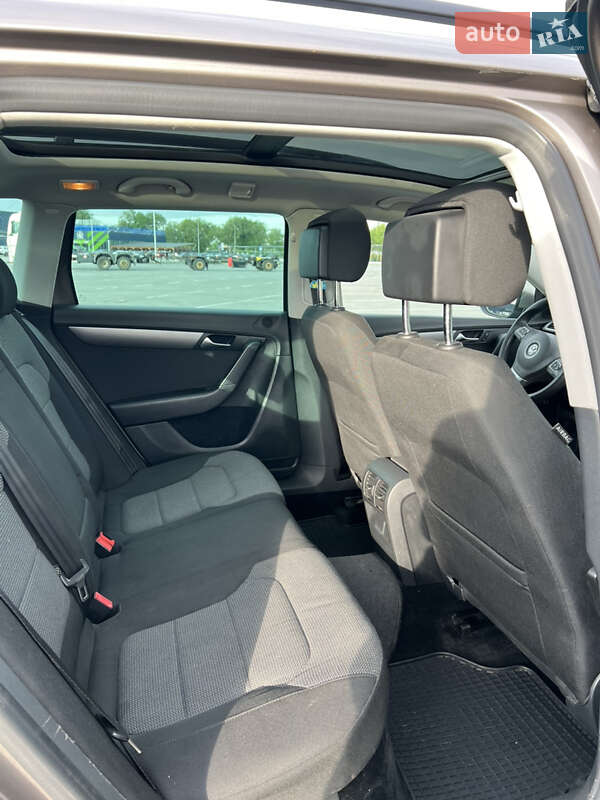 Универсал Volkswagen Passat 2011 в Днепре