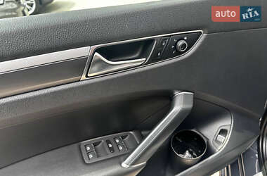 Седан Volkswagen Passat 2017 в Ивано-Франковске