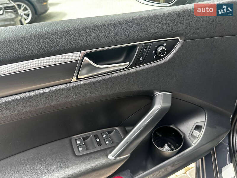 Седан Volkswagen Passat 2017 в Ивано-Франковске фото 10 Седан Volkswagen Passat 2017 в Ивано-Франковске