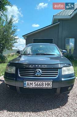 Седан Volkswagen Passat 2004 в Житомире