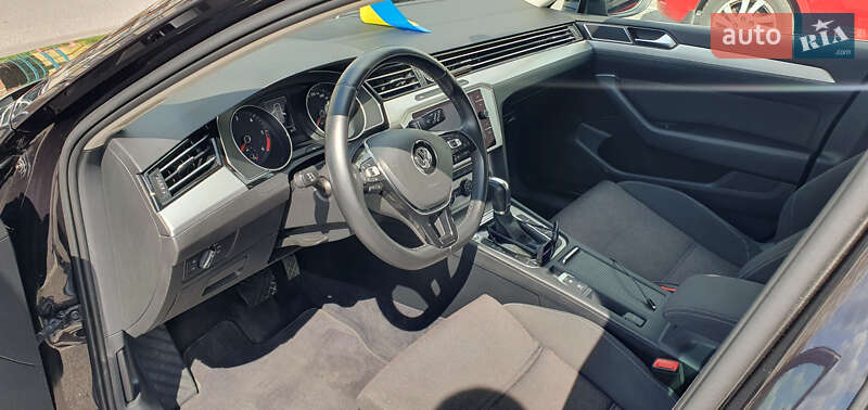Универсал Volkswagen Passat 2017 в Запорожье