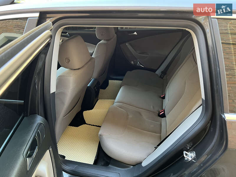 Универсал Volkswagen Passat 2010 в Виннице