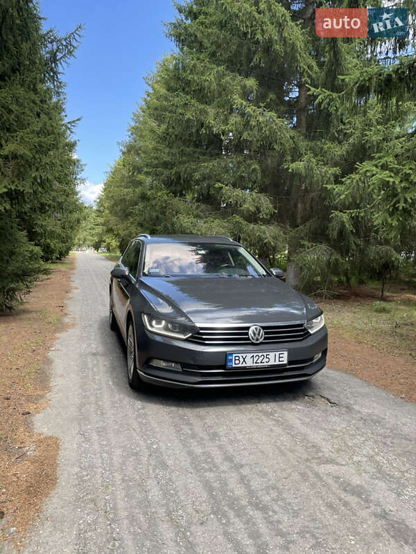 Універсал Volkswagen Passat 2015 в Любарі