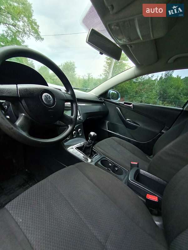 Седан Volkswagen Passat 2006 в Ивано-Франковске