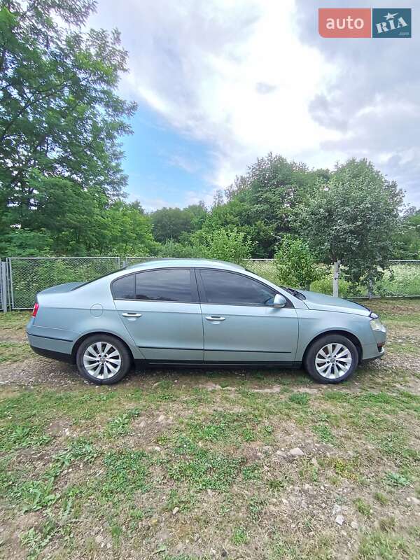 Седан Volkswagen Passat 2006 в Ивано-Франковске