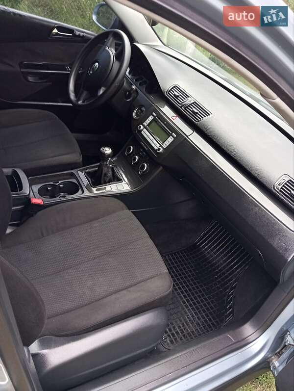 Седан Volkswagen Passat 2006 в Ивано-Франковске