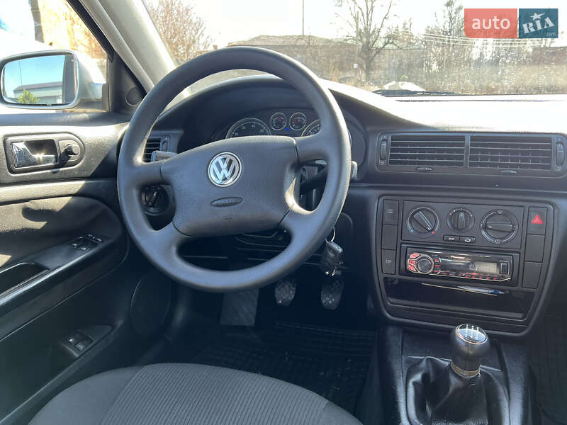 Универсал Volkswagen Passat 2003 в Луцке
