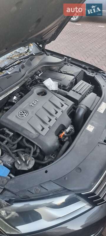 Універсал Volkswagen Passat 2012 в Тернополі