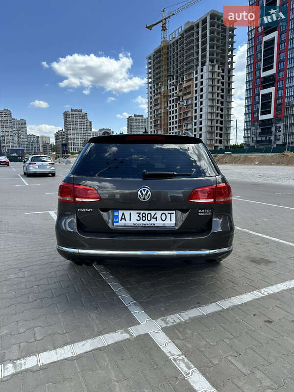 Универсал Volkswagen Passat 2013 в Киеве