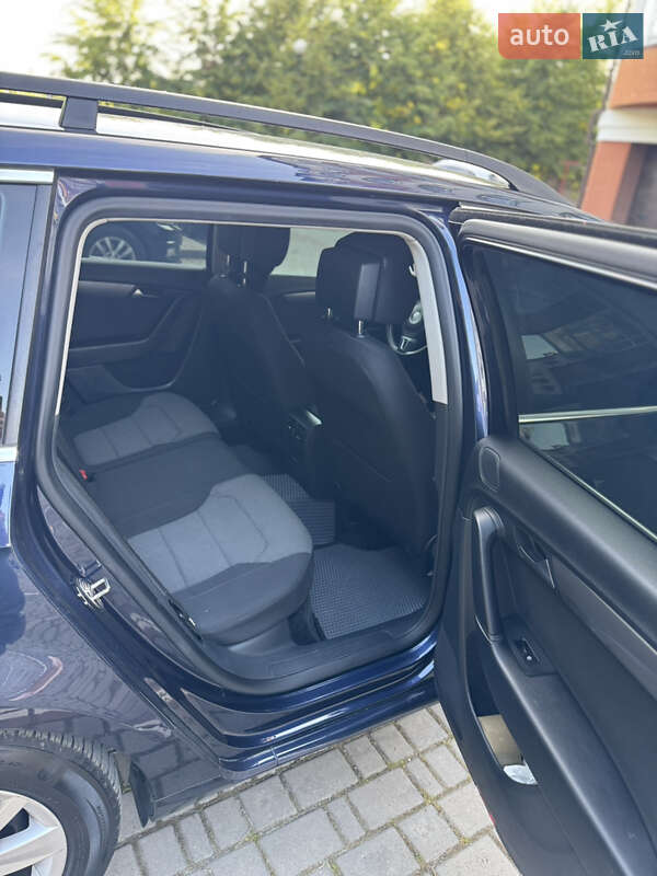 Универсал Volkswagen Passat 2011 в Ивано-Франковске