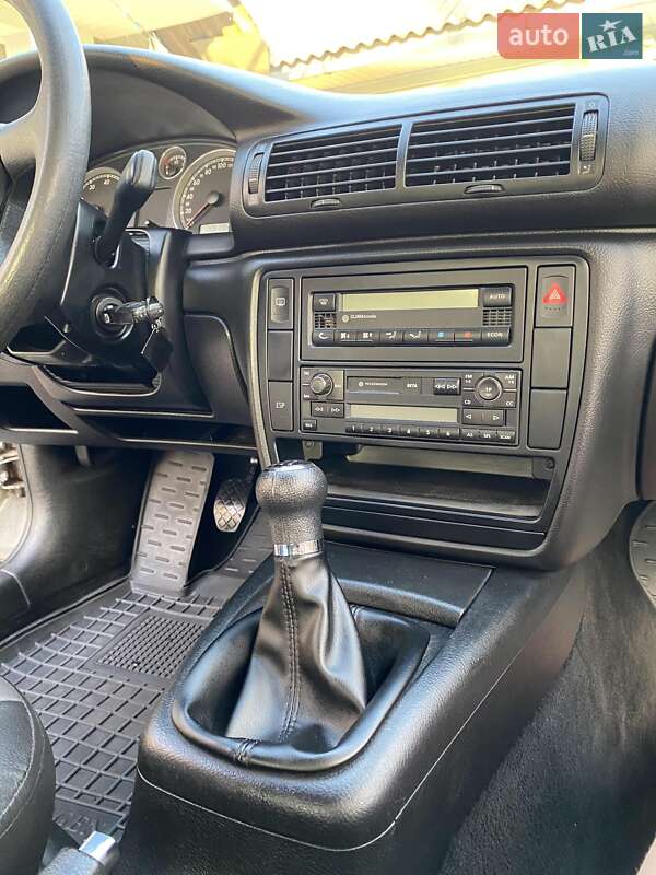 Седан Volkswagen Passat 2003 в Соснице