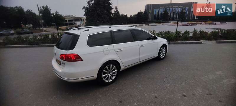 Универсал Volkswagen Passat 2011 в Изюме