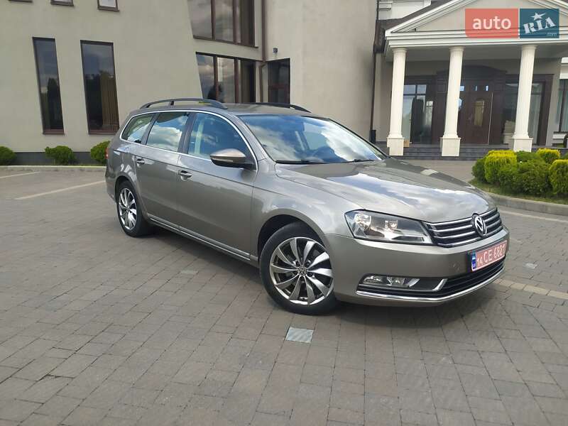 Универсал Volkswagen Passat 2012 в Стрые