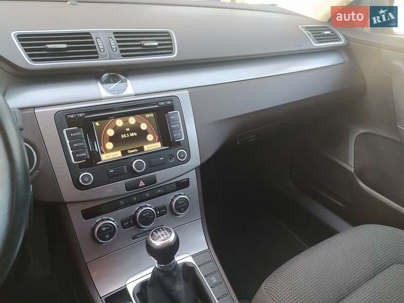 Универсал Volkswagen Passat 2012 в Стрые