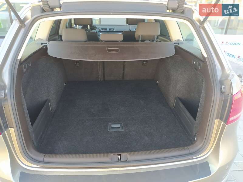 Универсал Volkswagen Passat 2012 в Стрые