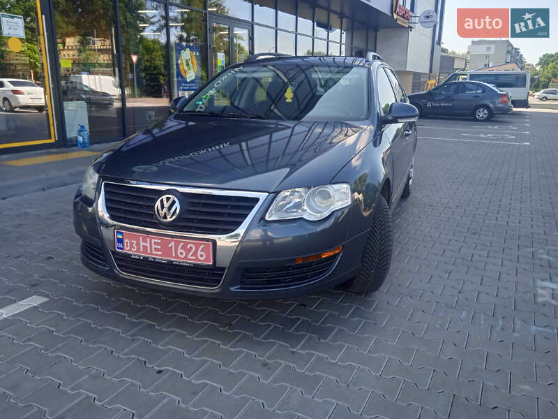 Універсал Volkswagen Passat 2009 в Рівному