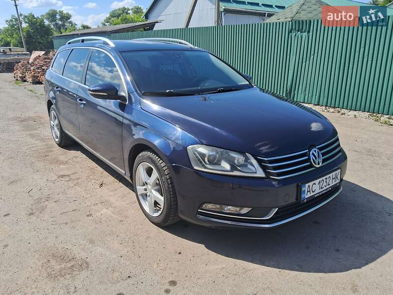 Універсал Volkswagen Passat 2011 в Луцьку