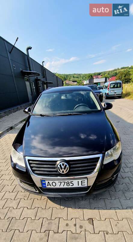 Седан Volkswagen Passat 2006 в Ужгороді