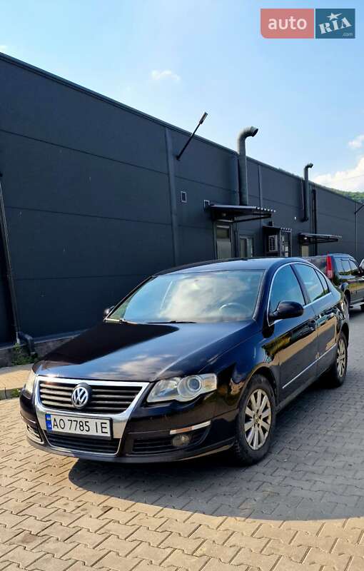 Седан Volkswagen Passat 2006 в Ужгороді
