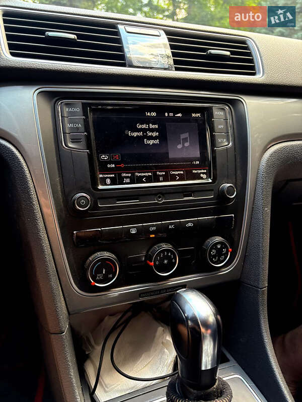 Седан Volkswagen Passat 2013 в Кривому Розі