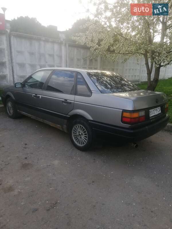 Седан Volkswagen Passat 1991 в Хмельницком