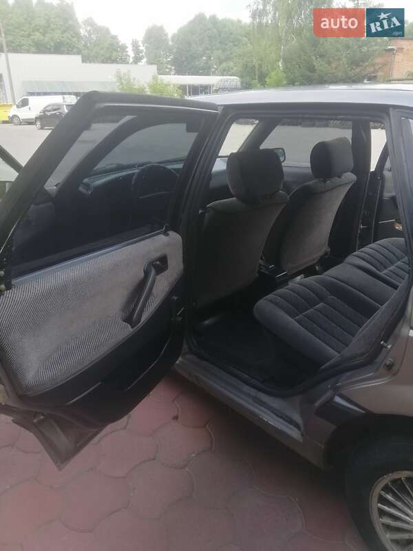Седан Volkswagen Passat 1991 в Хмельницком