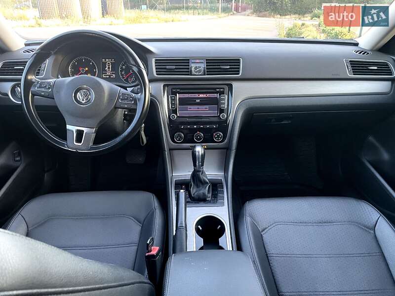 Седан Volkswagen Passat 2014 в Кривом Роге