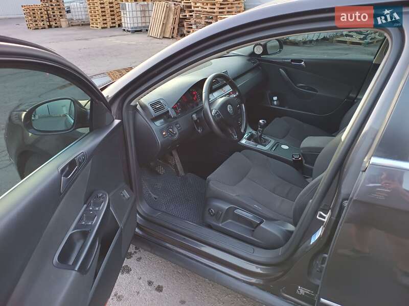Седан Volkswagen Passat 2005 в Киеве