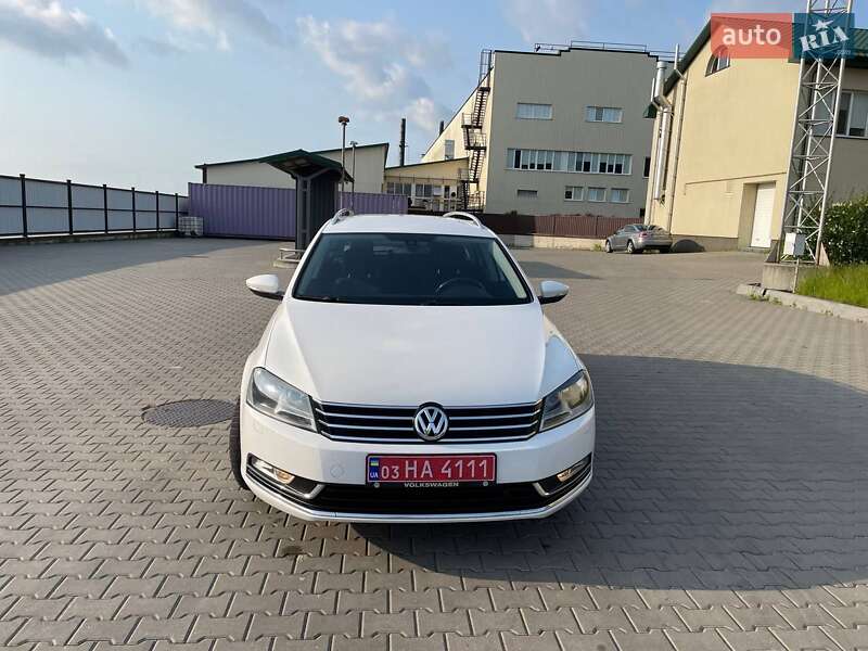 Универсал Volkswagen Passat 2011 в Луцке